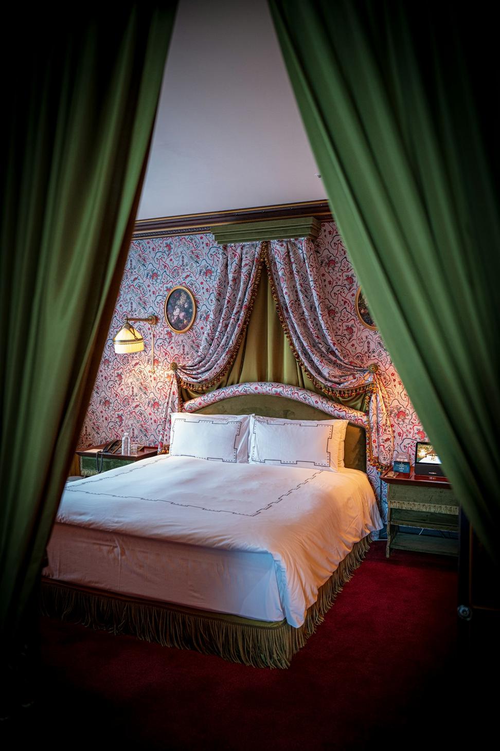 Nebula Suite with cosmic ceiling